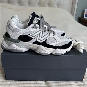 NWT New Balance 9060 Black with Reflction